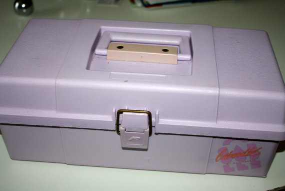 Vintage-Caboodle-Iconic-80s-Makeup-Styling-case-Lavender-Purple-Retro-Tackle-Box